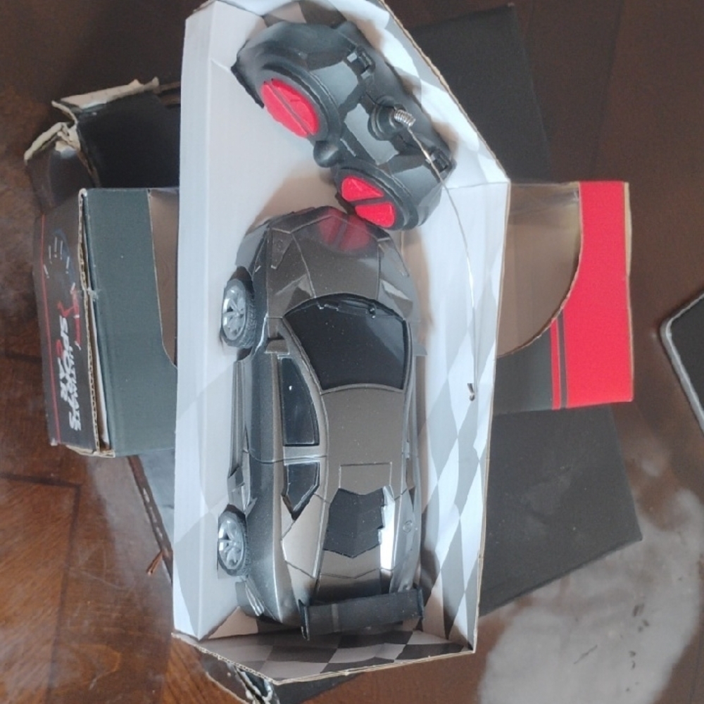 Ultimate Sports Car RC Model - Picture 5 of 6